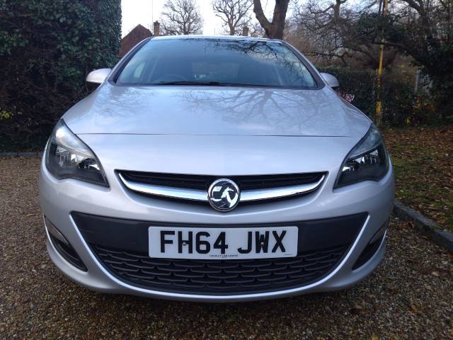 2015 Vauxhall Astra 1.4i 16V Design 5dr 31,000 miles