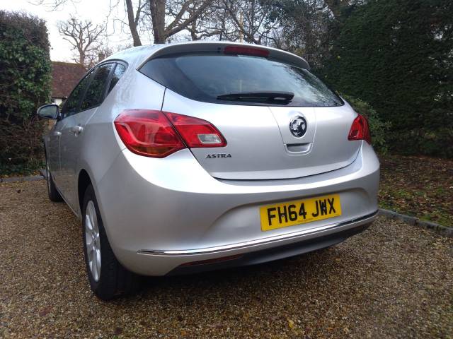 2015 Vauxhall Astra 1.4i 16V Design 5dr 31,000 miles