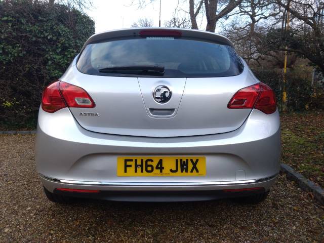 2015 Vauxhall Astra 1.4i 16V Design 5dr 31,000 miles