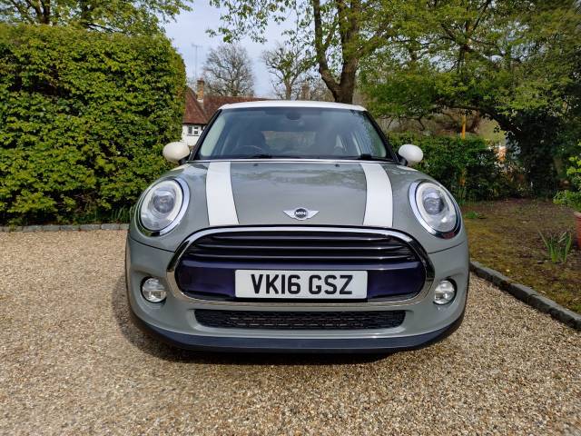 2016 Mini Hatchback 1.5 Cooper 5dr Auto with Chili pack 25,000 miles