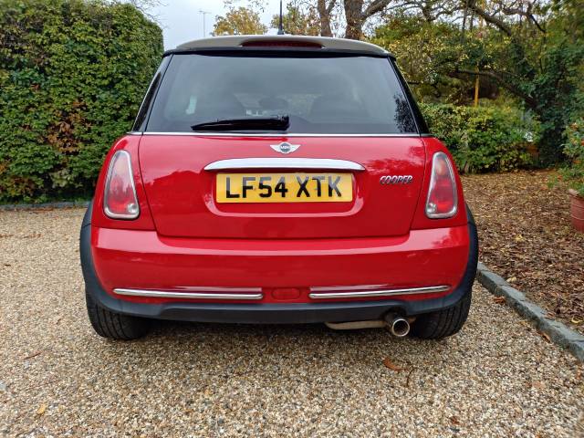 2004 Mini Hatchback 1.6 Cooper 3dr with full leather interior