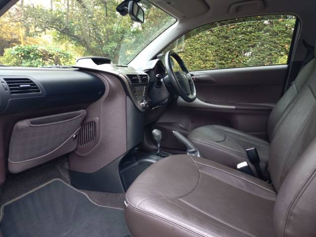 2009 Toyota iQ 1.0 VVT-i 2 3dr Multidrive with full leather interior