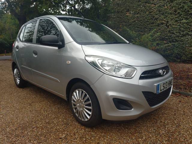 Hyundai i10 1.2 Classic 5dr 35,000 miles Hatchback Petrol Silver