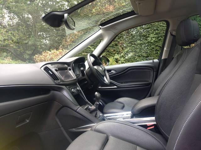 2016 Vauxhall Zafira Tourer 1.4T Elite Nav 42,000 miles very high spec